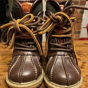 Tommy Hilfiger toddler duck boots